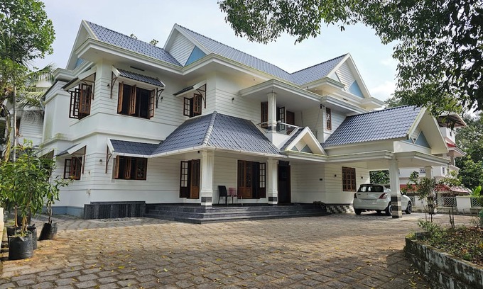 Kochi Haus | Family friendly 4 bedrooms with airconditioners, spacious, fully equipped house.