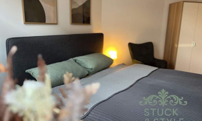 Reudnitz-Thonberg Wohnung | Modern and barrier-free apartment at Lene-Voigt-Park "Stuck and Style Reudnitz"