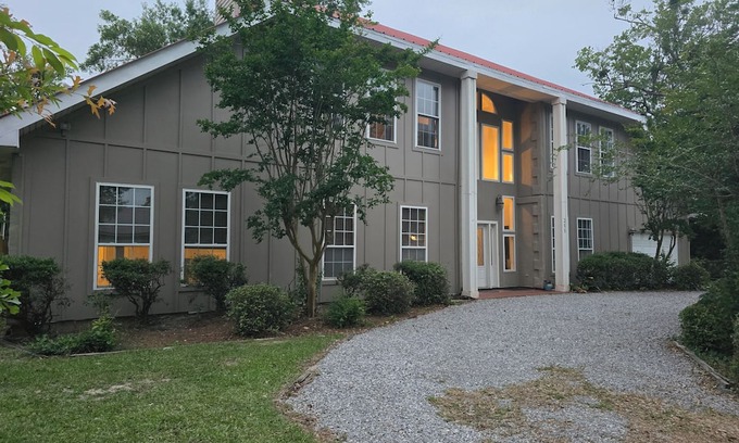 Waveland Haus | Attitude Adjustment