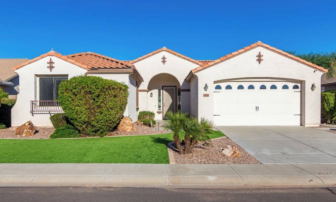 Surprise Farms Haus | Surprise Farms Paradise