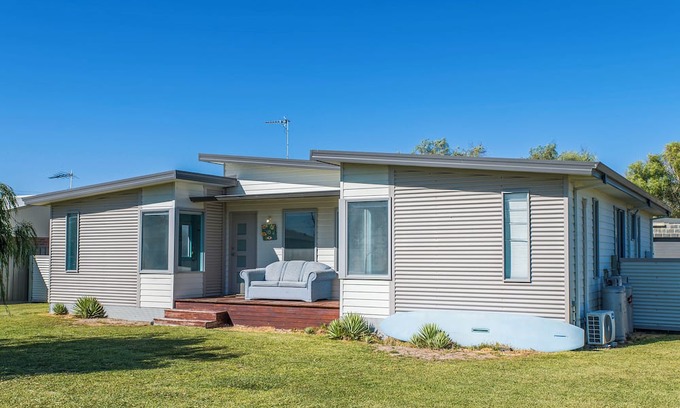 Lancelin Haus | Break-A-Way COASTAL COMFORT IN LANCELIN