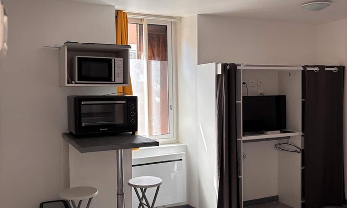 Tarbes Wohnung | Near Jardin Massey and Mairie studio apartment for rent close to all amenities