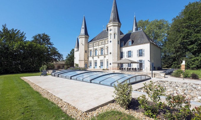 Cuisery Haus | Chateau rental in Burgundy with 10 bedrooms in France
