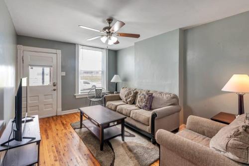 Southwest Garden Haus | Historic First Floor Tower Grove Unit with 4 queen beds STL 1W