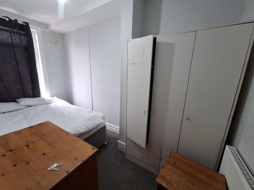 Isle of Grain Haus | Guesthouse