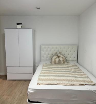 Villingen-Schwenningen Haus | Möbliertes Zimmer