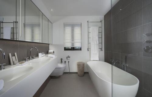 Saint-Tropez Kabine | Water's Edge