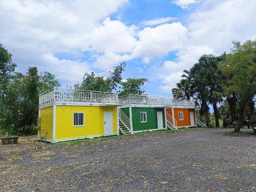 Yuanshan Skihütte | 宜客咖啡--包棟大露台四人房彩芬小屋