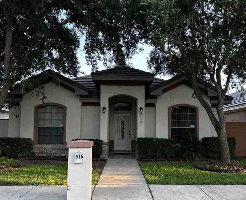 McAllen Wohnung | Hermosa casa dentro del lujoso condominio con alberca y mas