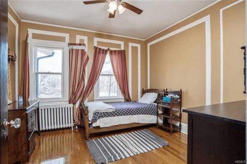 White Plains Haus | Double Room At Cozy Homeva