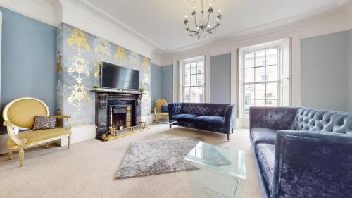 Barbican Haus | Hoe Sweet Hoe