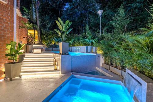 El Tesoro Villa | Casa Luxe - Cold Plunge, Sauna, Pool, & Jacuzzi!