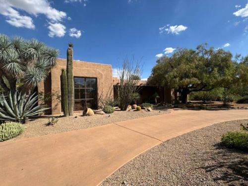 Pinnacle Peak Haus | Bill Tull Desert Breeze Casa