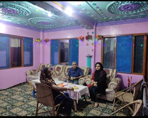 Srinagar Haus | Adil Paying Guest House