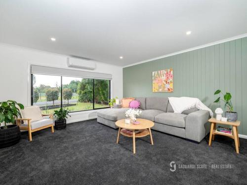 Shepparton South Haus | Shepparton Escape: Chic 3BR near Lake