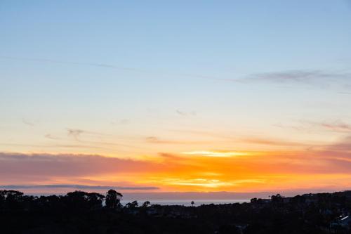 Dana Point Haus | 'Sunsets Over Catalina' - An Insider's Secret Hideaway with an Ocean View!