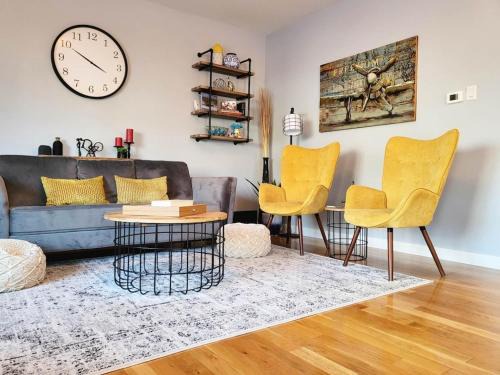 Cold Lake Haus | Cold Lake Retreat - 5 min walk to the beach & marina! (Pet Friendly)