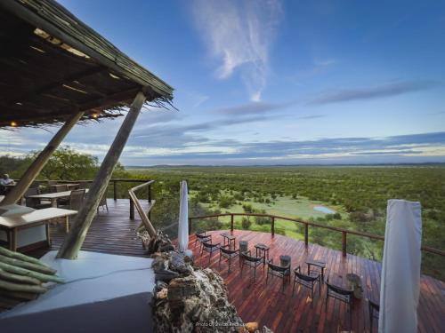 Okaukuejo Kabine | Ongava Lodge